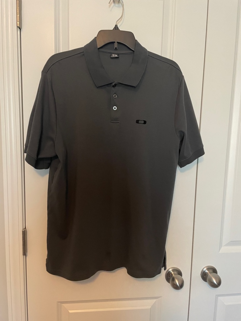 Oakley Men’s Dark Gray Polo